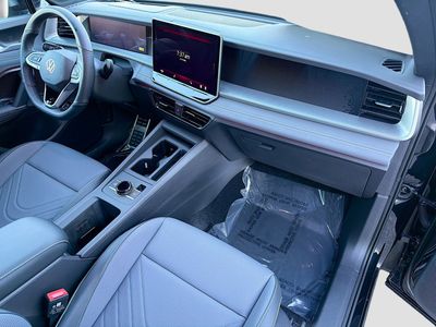 2026 Volkswagen Tiguan — photo 13 view