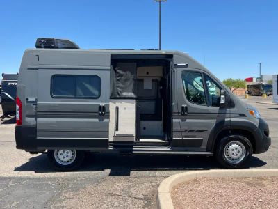 2027 Winnebago SOLIS POCKET — photo 18 view