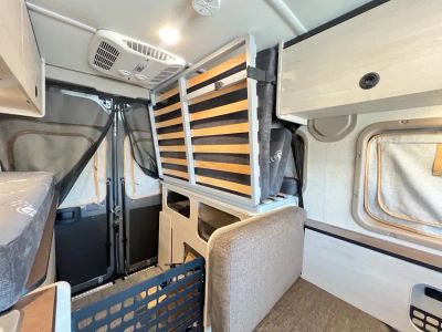 2027 Winnebago SOLIS POCKET — photo 14 view