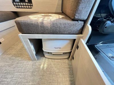2027 Winnebago SOLIS POCKET — photo 13 view