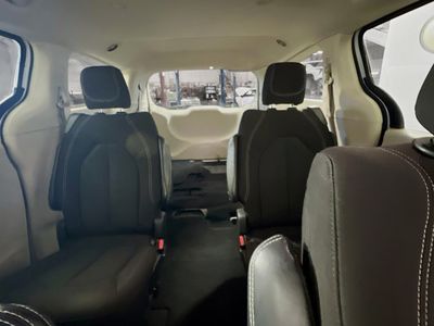 2022 Chrysler Voyager - Photo 17