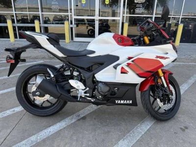 2026 Yamaha YZF-R3 — front three-quarter view
