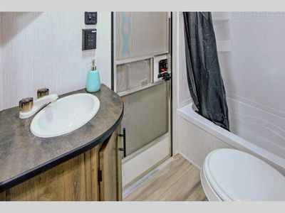 2022 Heartland Pioneer — photo 7 view