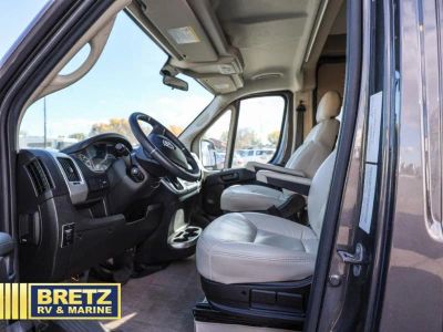 2022 Thor Motor Coach Tellaro — photo 11 view