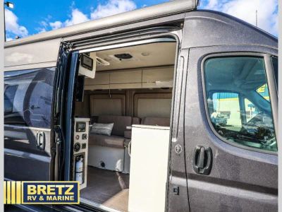2022 Thor Motor Coach Tellaro — photo 10 view