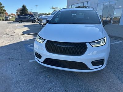 2026 Chrysler Pacifica - Photo 8
