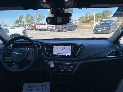 2026 Chrysler Pacifica - Photo 12