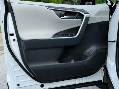 2025 Toyota RAV4 Hybrid - Photo 21