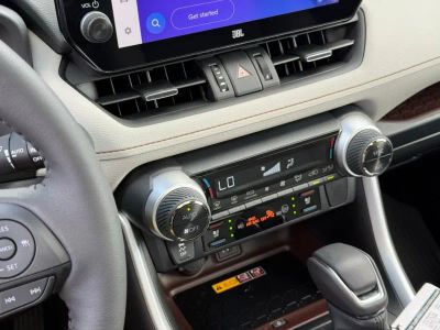 2025 Toyota RAV4 Hybrid - Photo 36