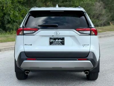 2025 Toyota RAV4 Hybrid - Photo 10