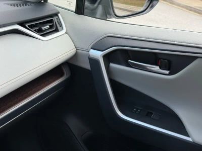 2025 Toyota RAV4 Hybrid - Photo 38