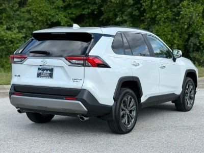 2025 Toyota RAV4 Hybrid - Photo 11