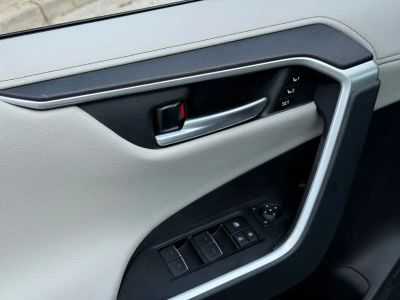 2025 Toyota RAV4 Hybrid - Photo 22