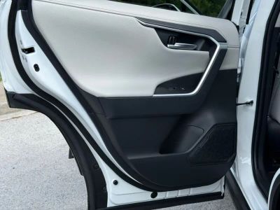 2025 Toyota RAV4 Hybrid - Photo 25