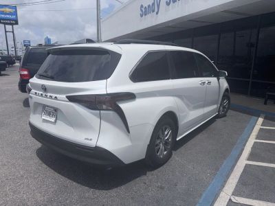 2025 Toyota Sienna - Photo 2