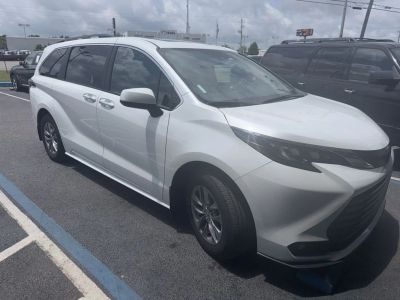 2025 Toyota Sienna - Photo 1