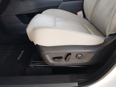 2025 Nissan Rogue - Photo 18