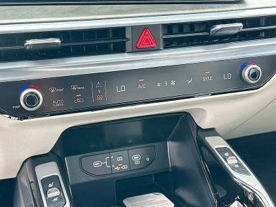 2026 Kia Sorento — photo 16 view