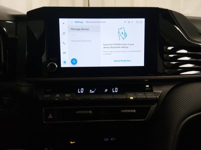 2025 Toyota Camry — photo 13 view