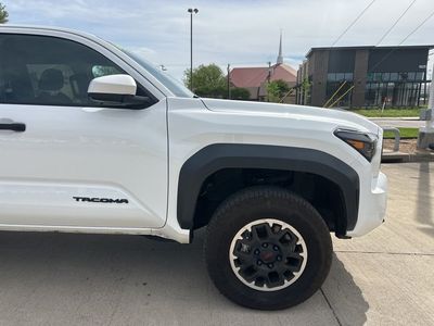 2024 Toyota Tacoma - Photo 7