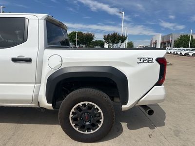 2024 Toyota Tacoma - Photo 3