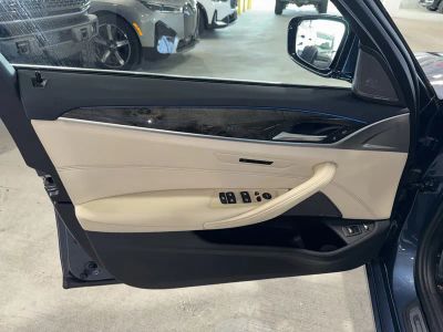 2023 BMW 5 Series — photo 17 view