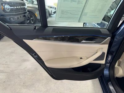 2023 BMW 5 Series — photo 16 view
