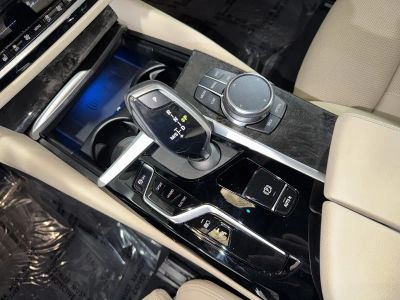 2023 BMW 5 Series — photo 23 view