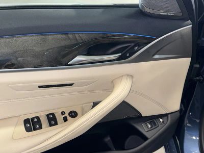 2023 BMW 5 Series — photo 18 view