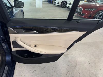 2023 BMW 5 Series — photo 11 view