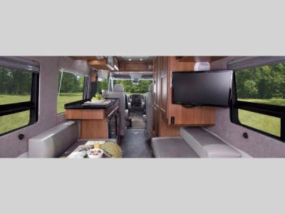 2017 Roadtrek Adventurous — photo 10 view