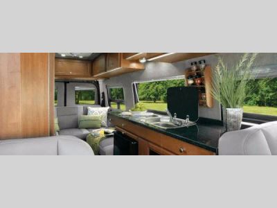 2017 Roadtrek Adventurous — photo 16 view