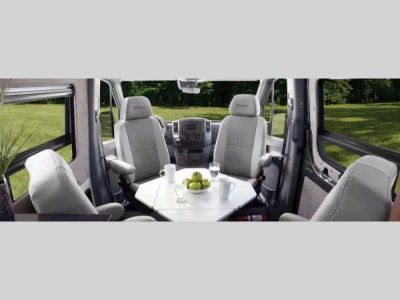 2017 Roadtrek Adventurous — photo 12 view
