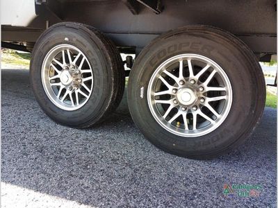 2025 KZ Durango Gold - Photo 11
