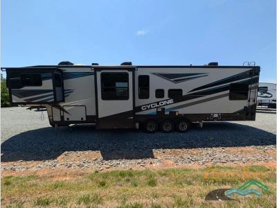 2021 Heartland Cyclone - Photo 4