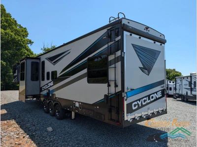 2021 Heartland Cyclone - Photo 5