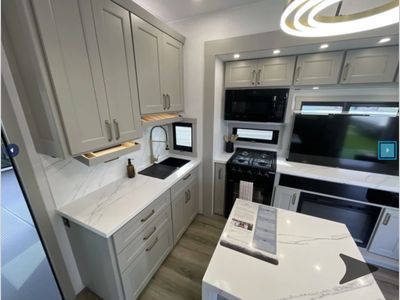 2026 Brinkley Model G - Photo 6