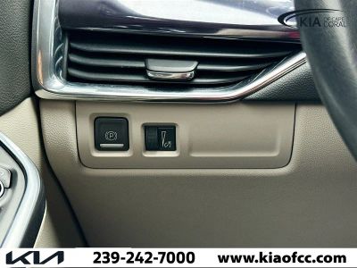 2023 Cadillac XT4 — photo 33 view