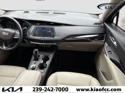 2023 Cadillac XT4 — photo 18 view