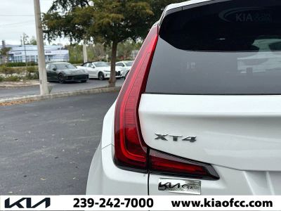 2023 Cadillac XT4 — photo 10 view