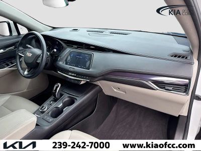 2023 Cadillac XT4 — photo 14 view