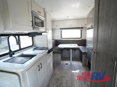 2026 Gulf Stream RV Yellowstone Conquest — photo 19 view