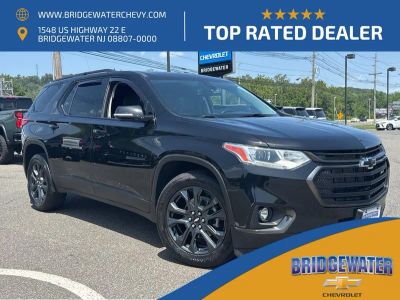 2021 Chevrolet Traverse RS in Mosaic Black Metallic — front three-quarter view