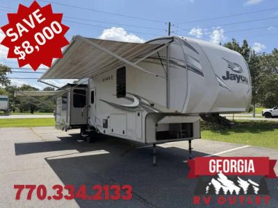 2018 Jayco Eagle Fifth Wheels 336FBOK — front three-quarter view