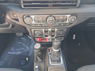 2026 Jeep Wrangler — photo 15 view