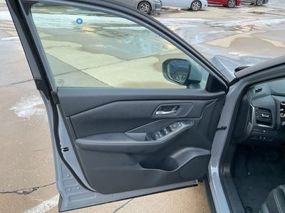 2026 Nissan Rogue — photo 9 view