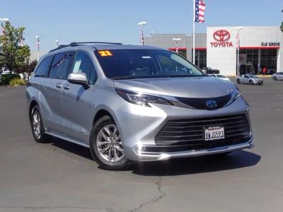 2021 Toyota Sienna — side profile view