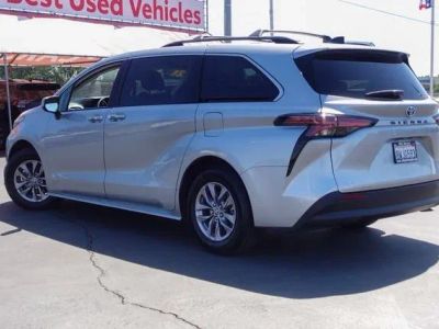 2021 Toyota Sienna — photo 9 view