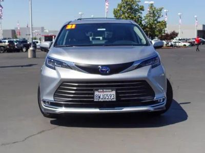 2021 Toyota Sienna — rear three-quarter view