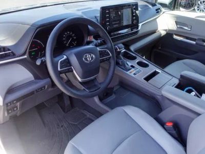 2021 Toyota Sienna — photo 12 view